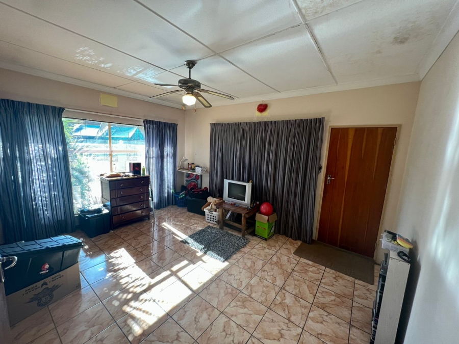 8 Bedroom Property for Sale in Baillie Park North West
